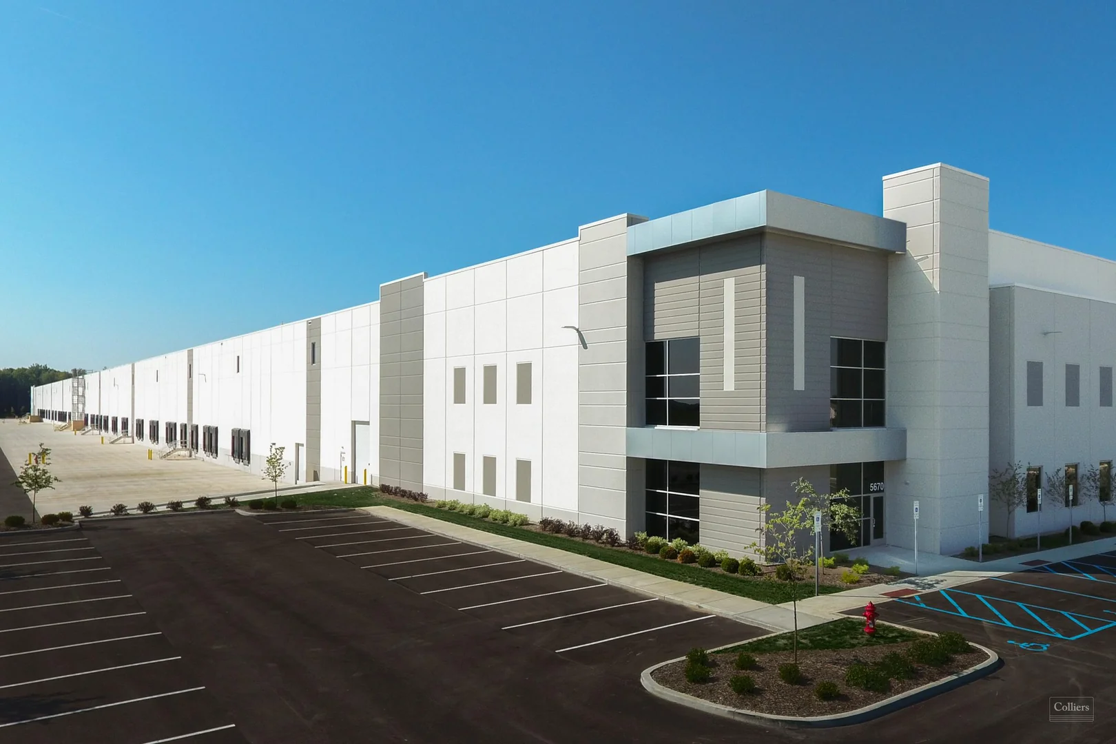 Aurora Commerce Center — Lease in Mccordsville, IN, photo 4 of 8