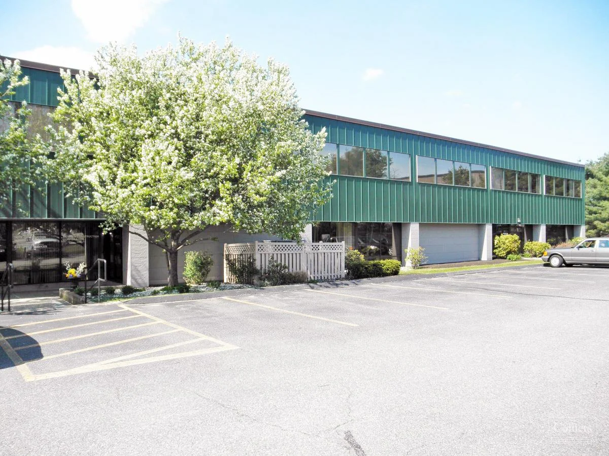 Inexpensive Office Space — Lease in Portsmouth, NH, photo 1 of 8