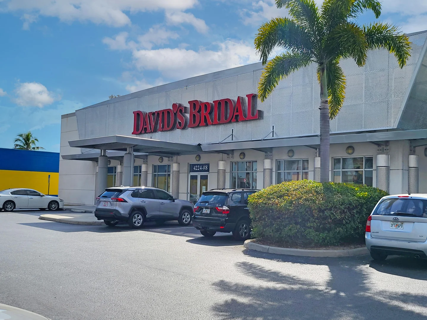 Miracle Plaza — Lease in Fort Myers, FL, photo 1 of 8