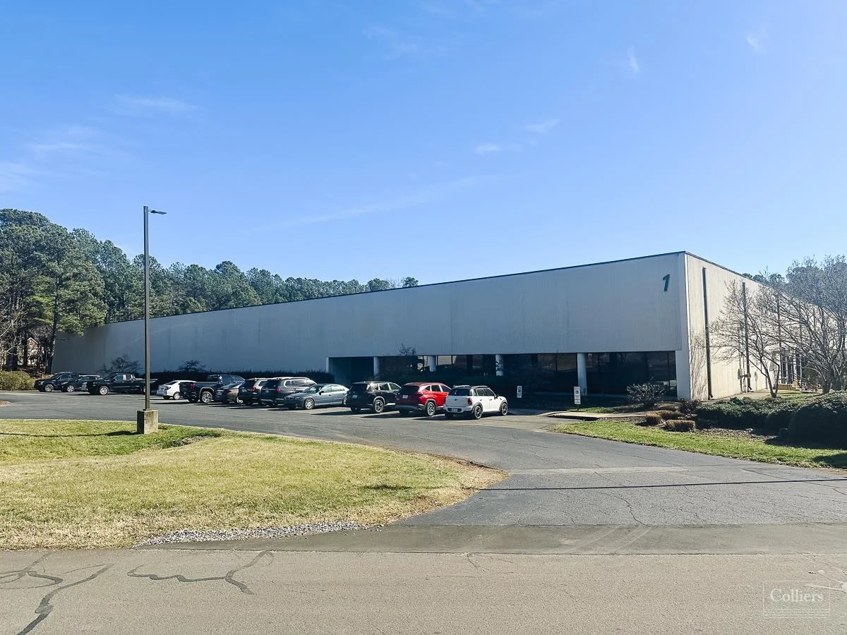 Fully conditioned warehouse for lease — Lease in Durham, NC, photo 1 of 8