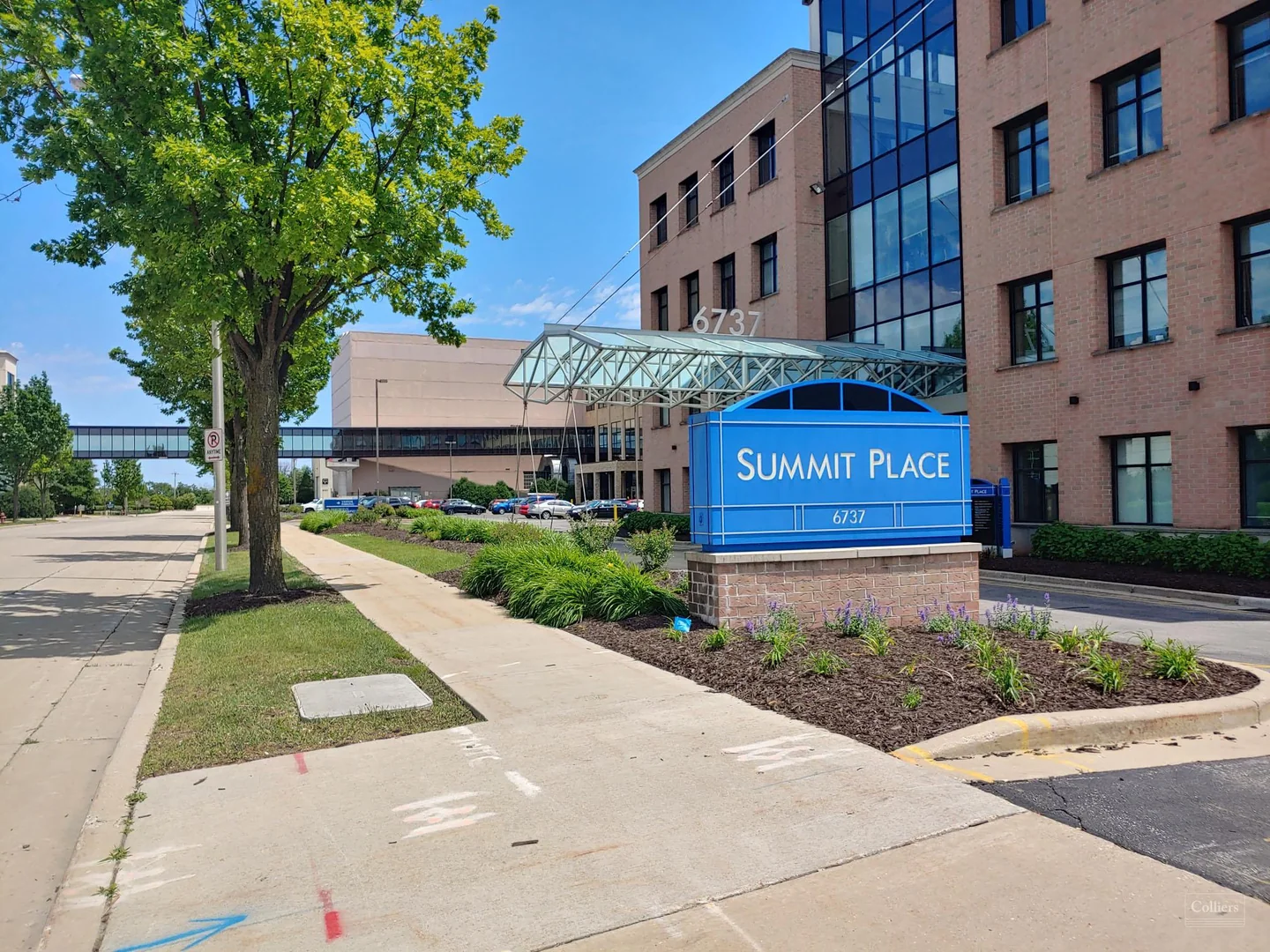 Summit Place — Lease in West Allis, WI, photo 1 of 8
