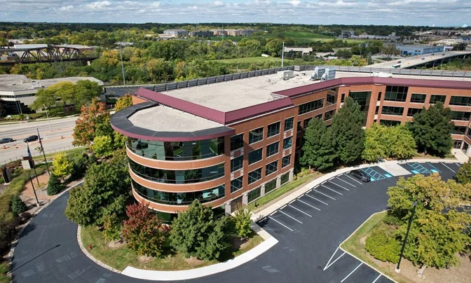 Summit Place — Lease in West Allis, WI, photo 2 of 8