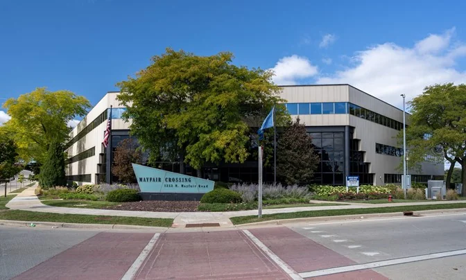 Summit Place — Lease in West Allis, WI, photo 3 of 8