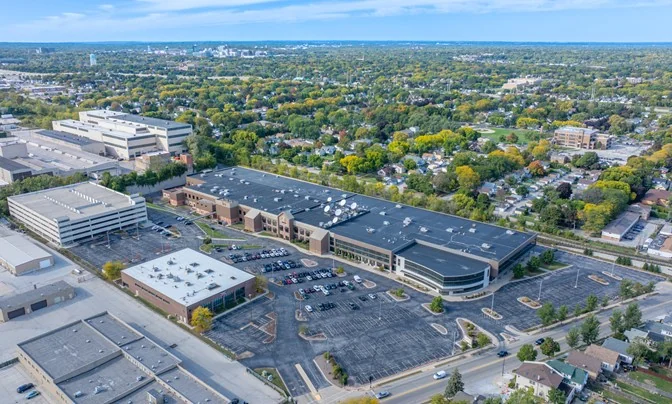 Summit Place — Lease in West Allis, WI, photo 5 of 8