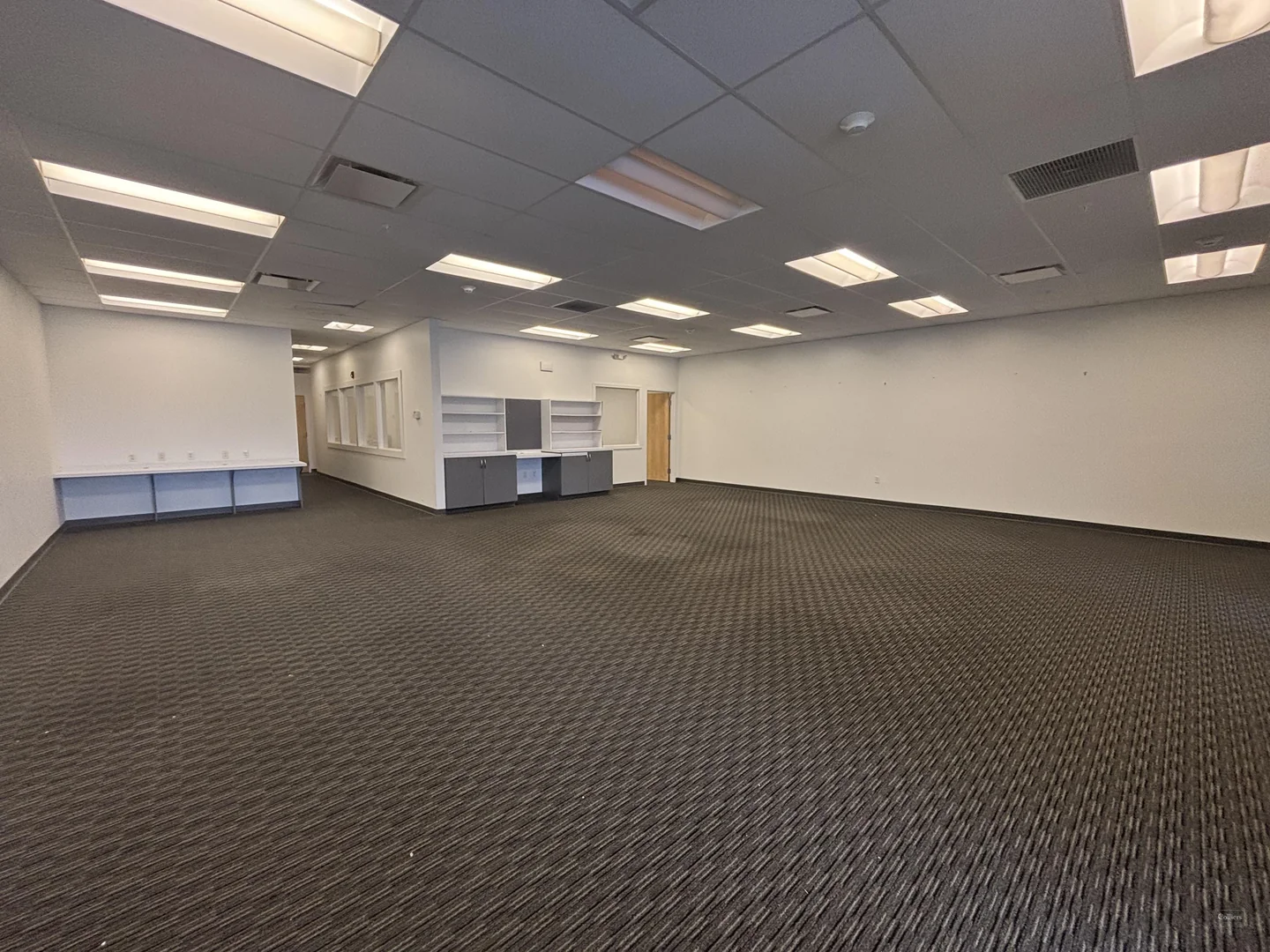 Retail for Lease Plaza 800 Shopping Center — Lease in Portsmouth, NH, photo 6 of 7