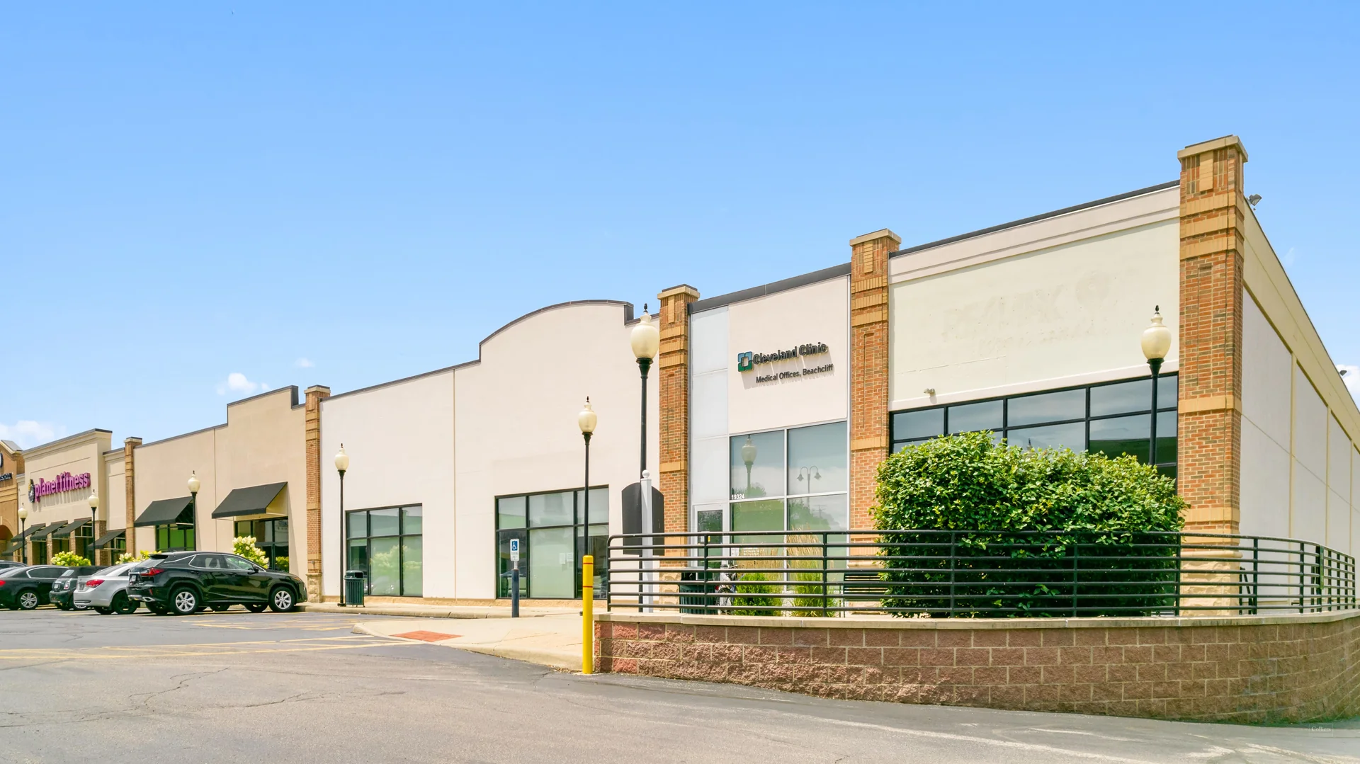 Space for Lease at Beachcliff Market Square in Rocky River, Ohio - photo 6 - 19300 Detroit Road Rocky River, US