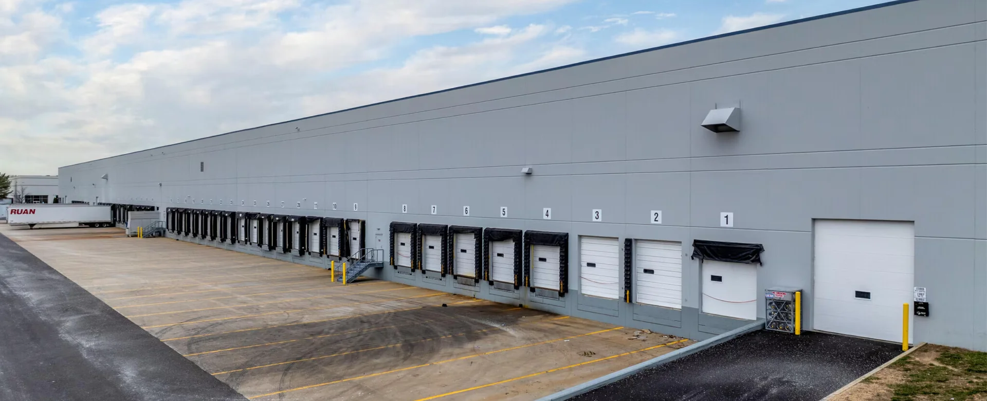 Two Suites Available - LogistiCenter℠ at Logan — Lease in Logan Township, NJ, photo 4 of 8
