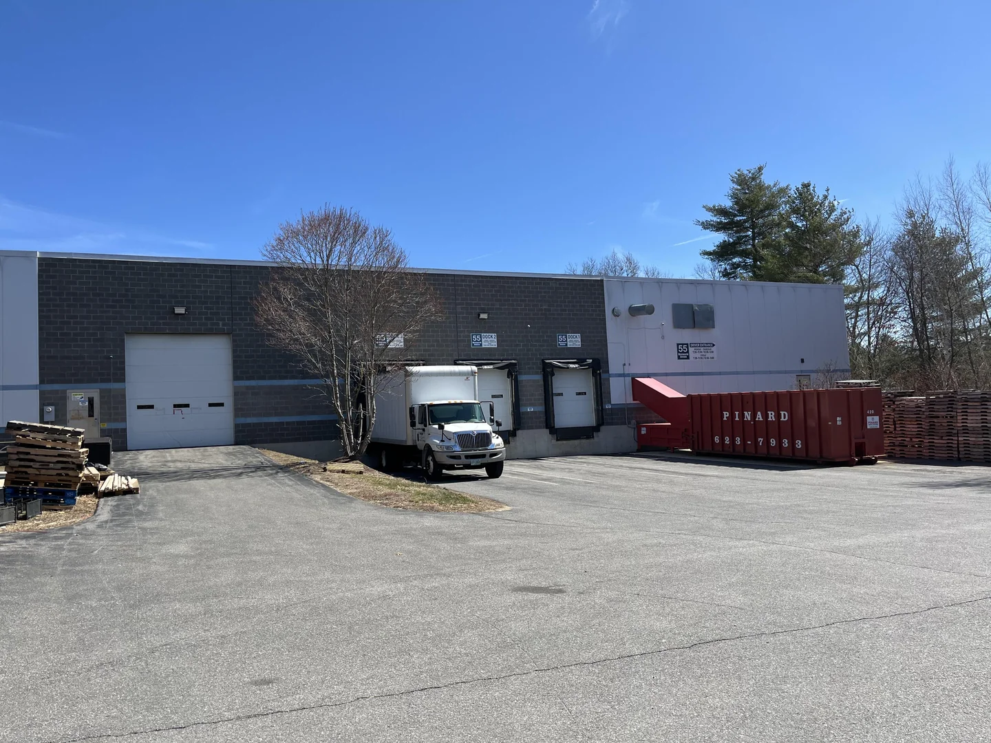 High Bay Manufacturing/Warehouse Space — Lease in Londonderry, NH, photo 2 of 8