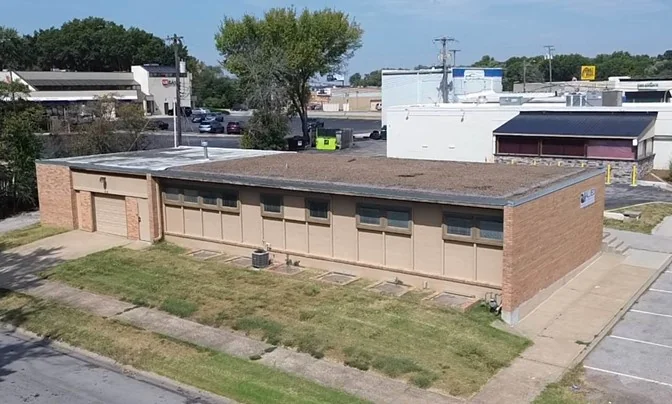 For Sale or For Lease — Lease in Lee's Summit, MO, photo 3 of 5