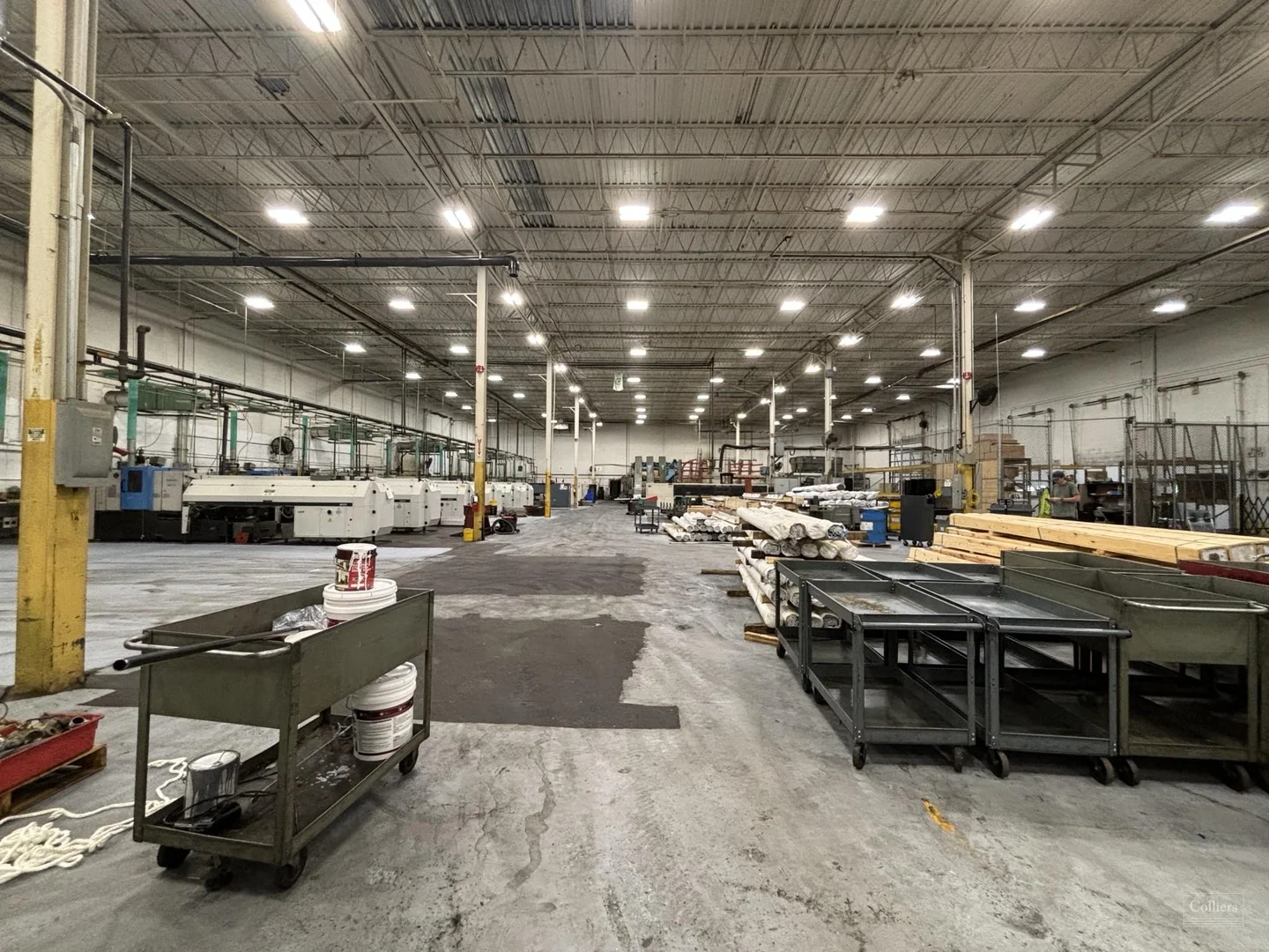 Manufacturing/Warehouse/Distribution Building — Lease in Rochester, NH, photo 4 of 8