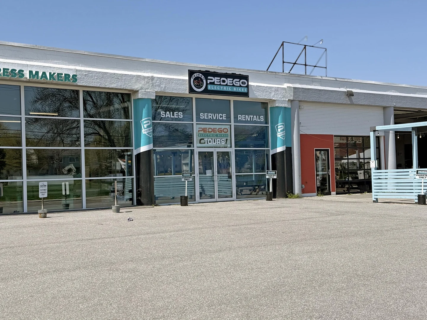 High Visibility Retail with Outdoor Potential — Lease in Portland, ME, photo 2 of 6