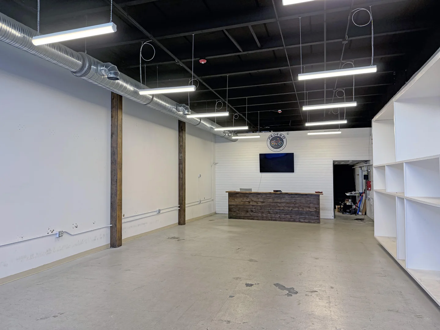 High Visibility Retail with Outdoor Potential — Lease in Portland, ME, photo 4 of 6