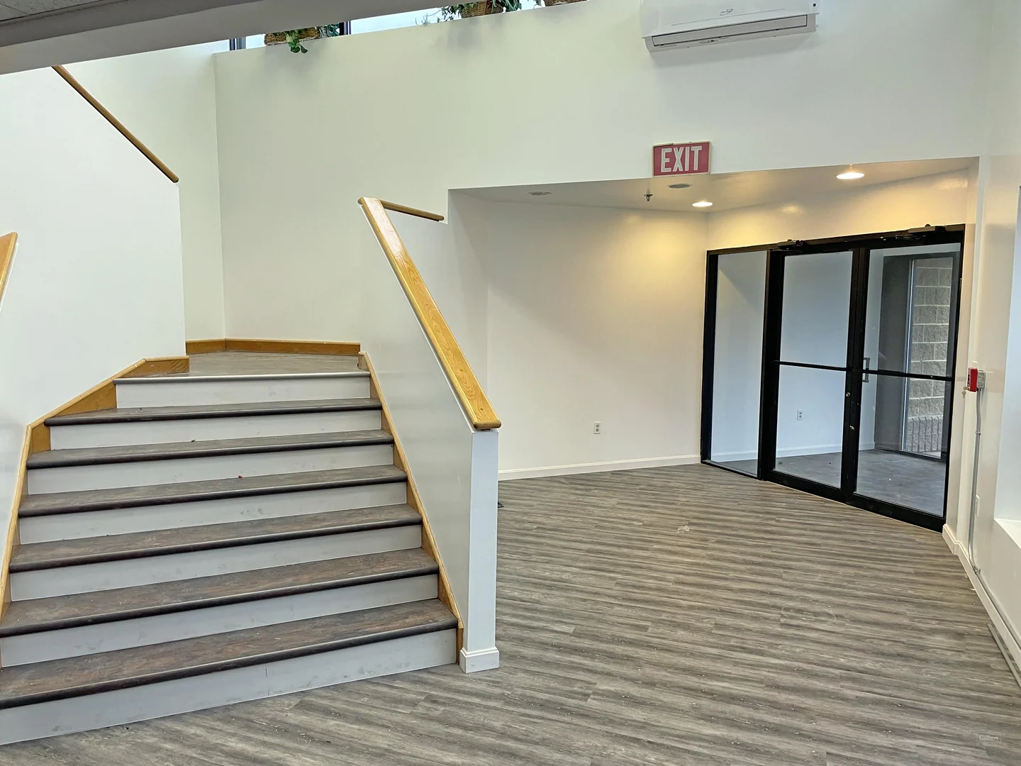 1st Floor Office Space — Lease in Derry, NH, photo 2 of 8