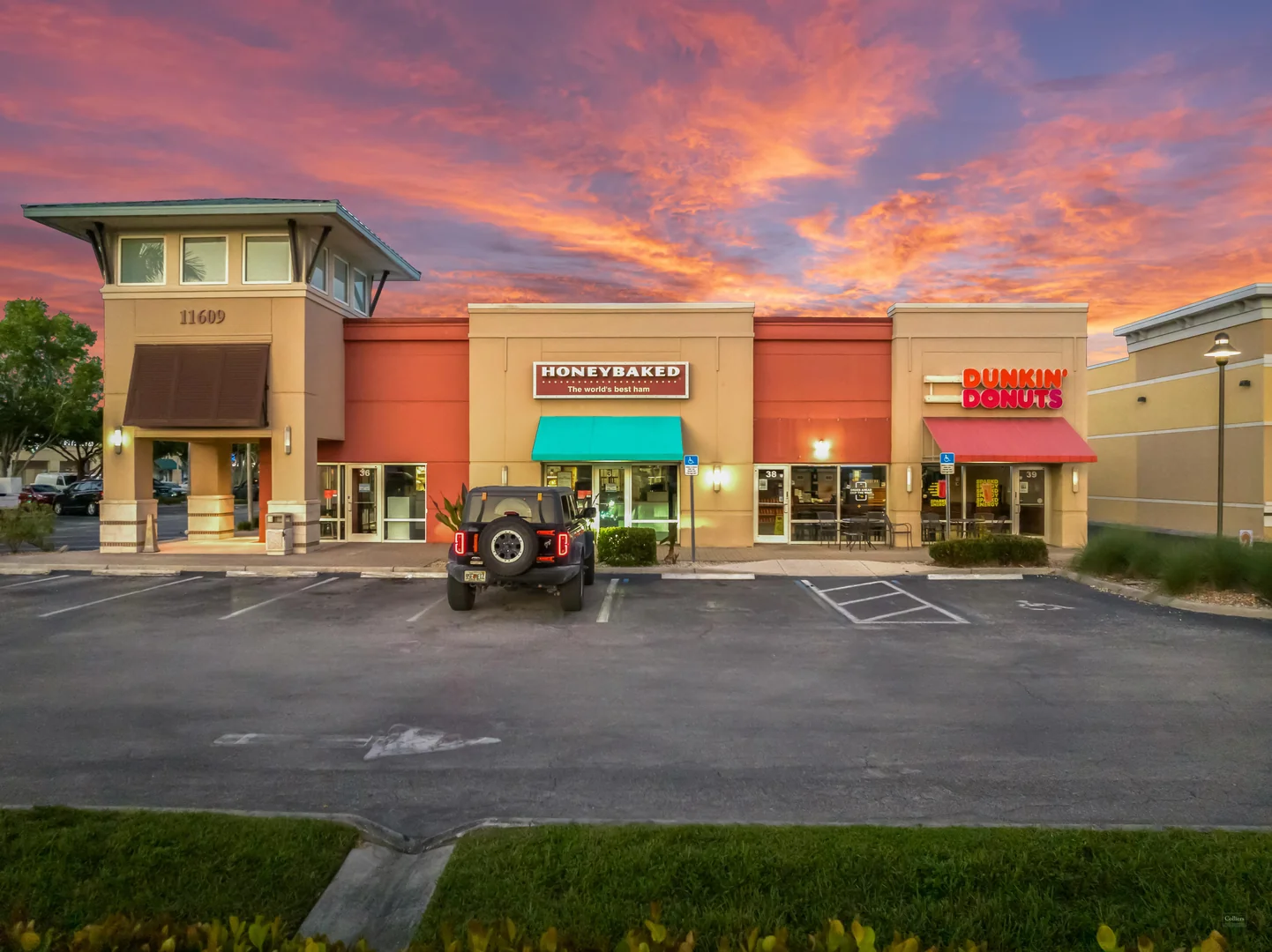 Palm Pointe Shoppes — Lease in Fort Myers, FL, photo 2 of 8