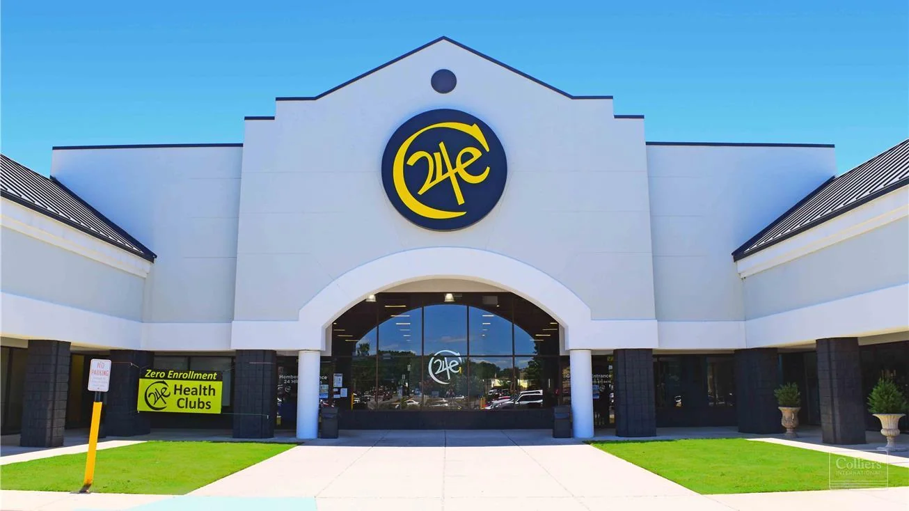 University Place Shopping Center — Lease in Huntsville, AL, photo 2 of 8