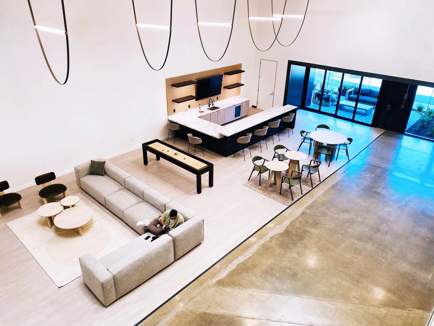 Highly Amenitized, Class A Media / Production Campus… — Lease in Burbank, CA, photo 4 of 8