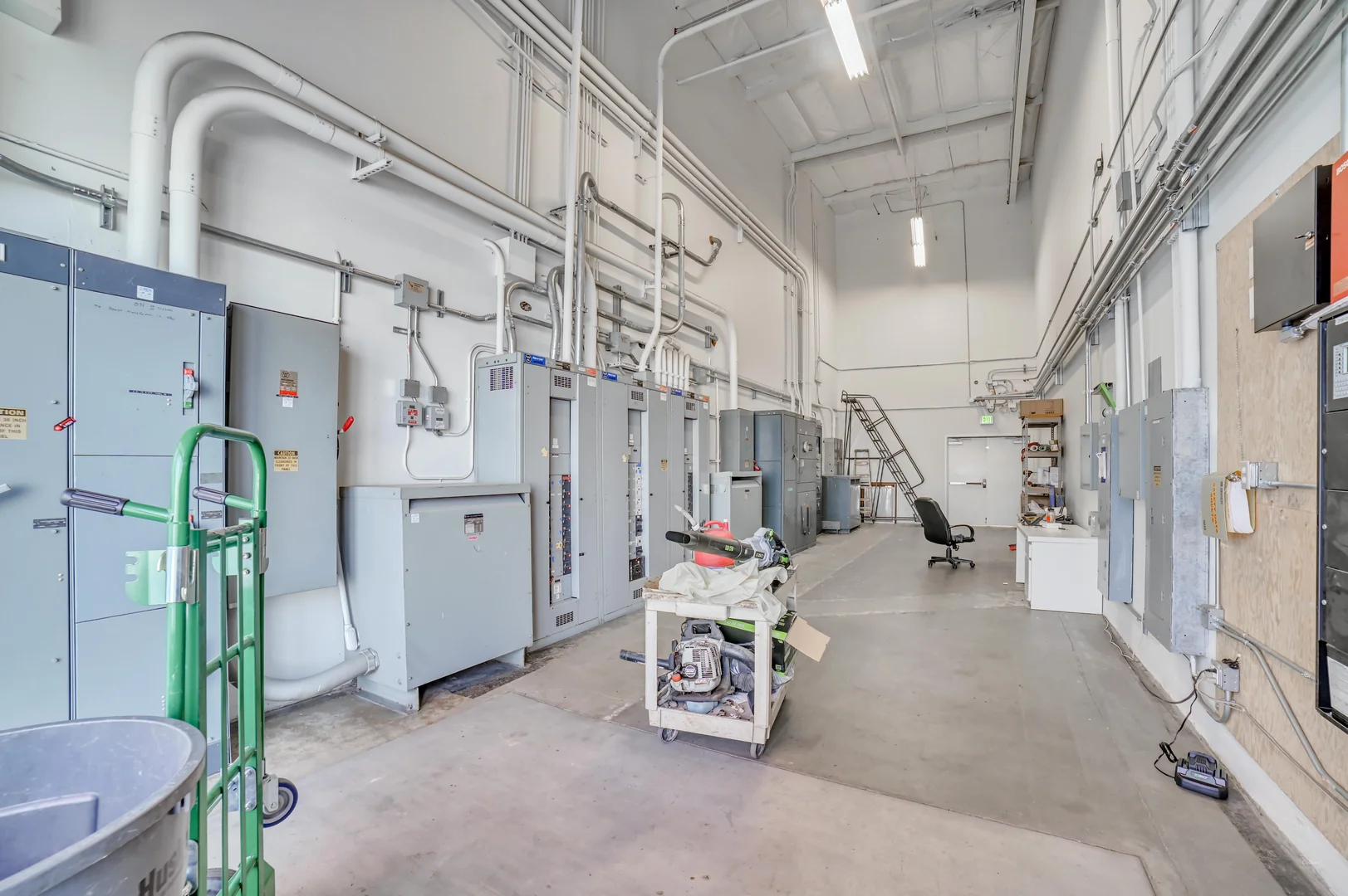 Highly Amenitized, Class A Media / Production Campus… — Lease in Burbank, CA, photo 8 of 8