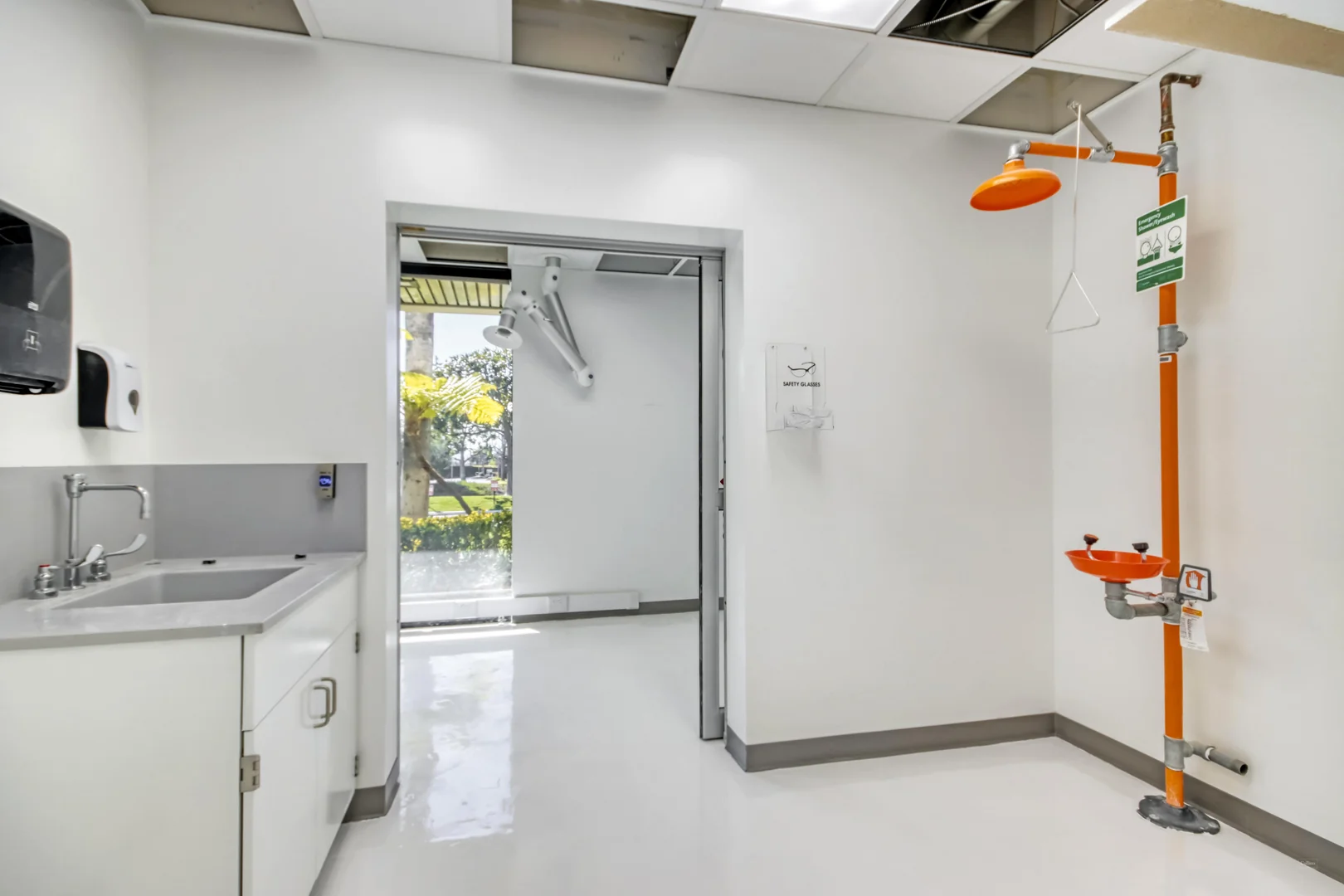Fully Built Out BSL2 Laboratory & Office Space - photo 9 - Monrovia, CA