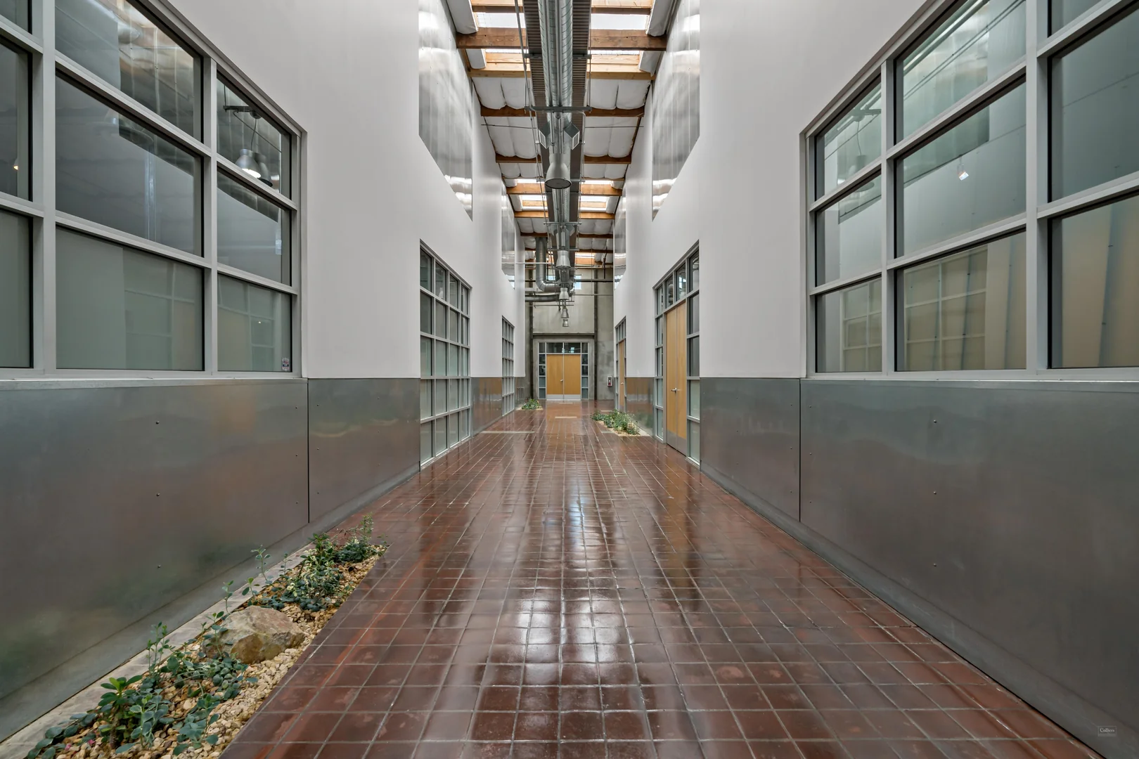 For Lease - Prime Location in Burbank - 901 W Alameda… — Lease in Burbank, CA, photo 2 of 8
