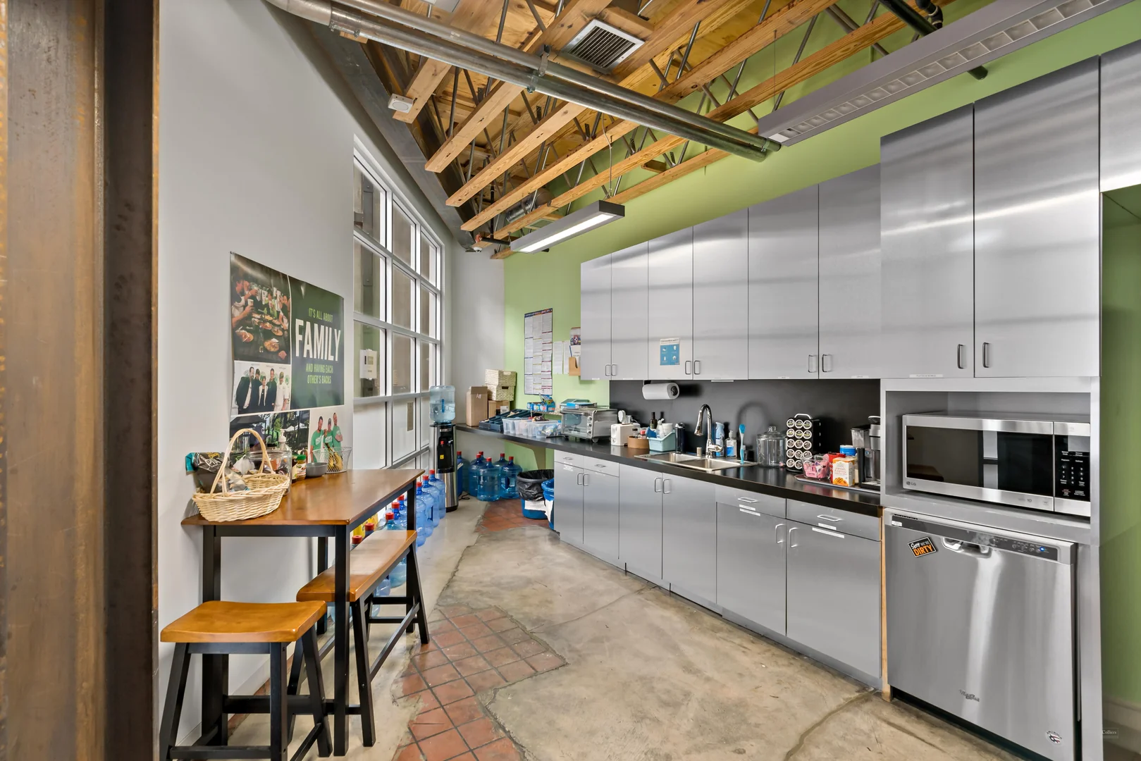 For Lease - Prime Location in Burbank - 901 W Alameda… — Lease in Burbank, CA, photo 4 of 8