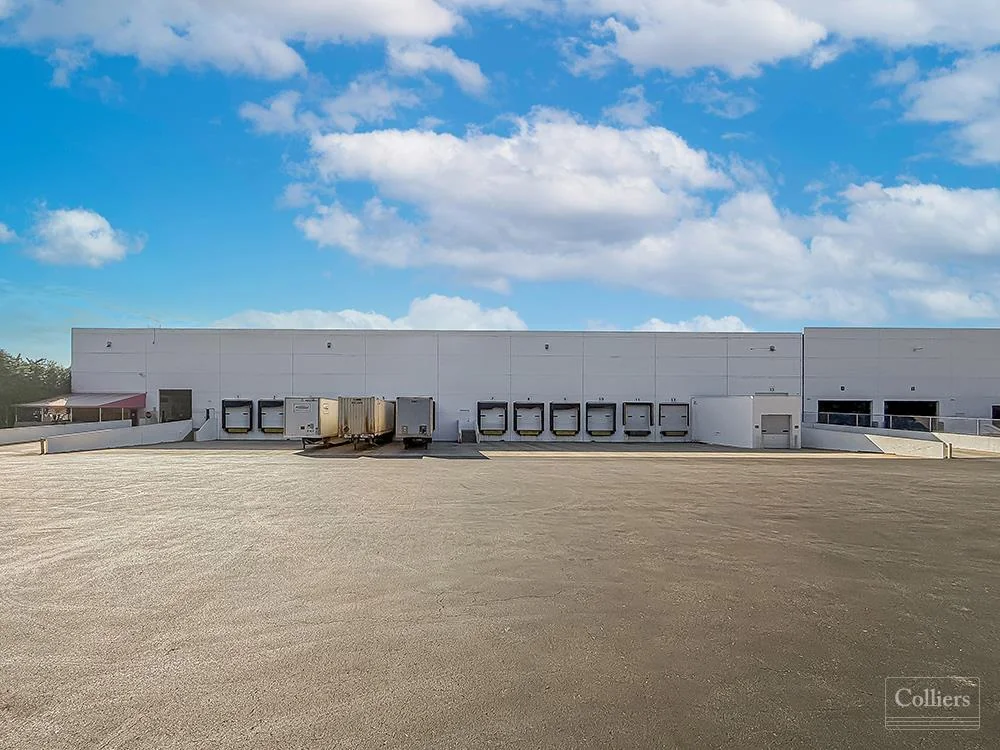 136,240 SF Van Nuys Industrial for Lease - photo 3 - 16689 Schoenborn St, CA