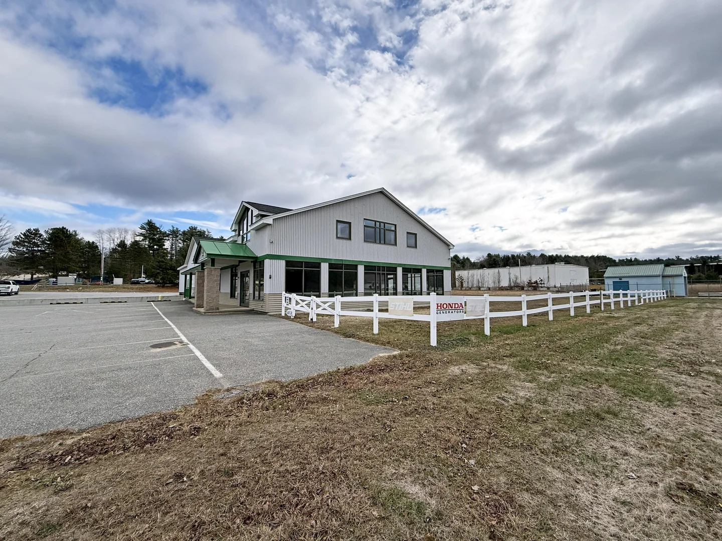 Highly Versatile Commercial Building — Lease in Pembroke, NH, photo 3 of 8