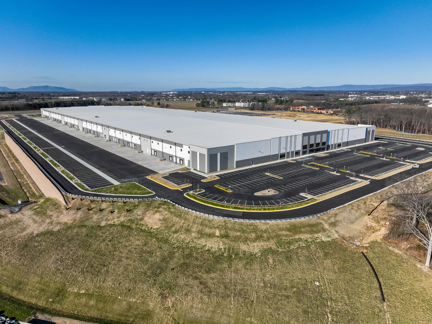 One Logistics Park (Building 2) - 635,040 SF Available — Lease in Winchester, VA, photo 1 of 8