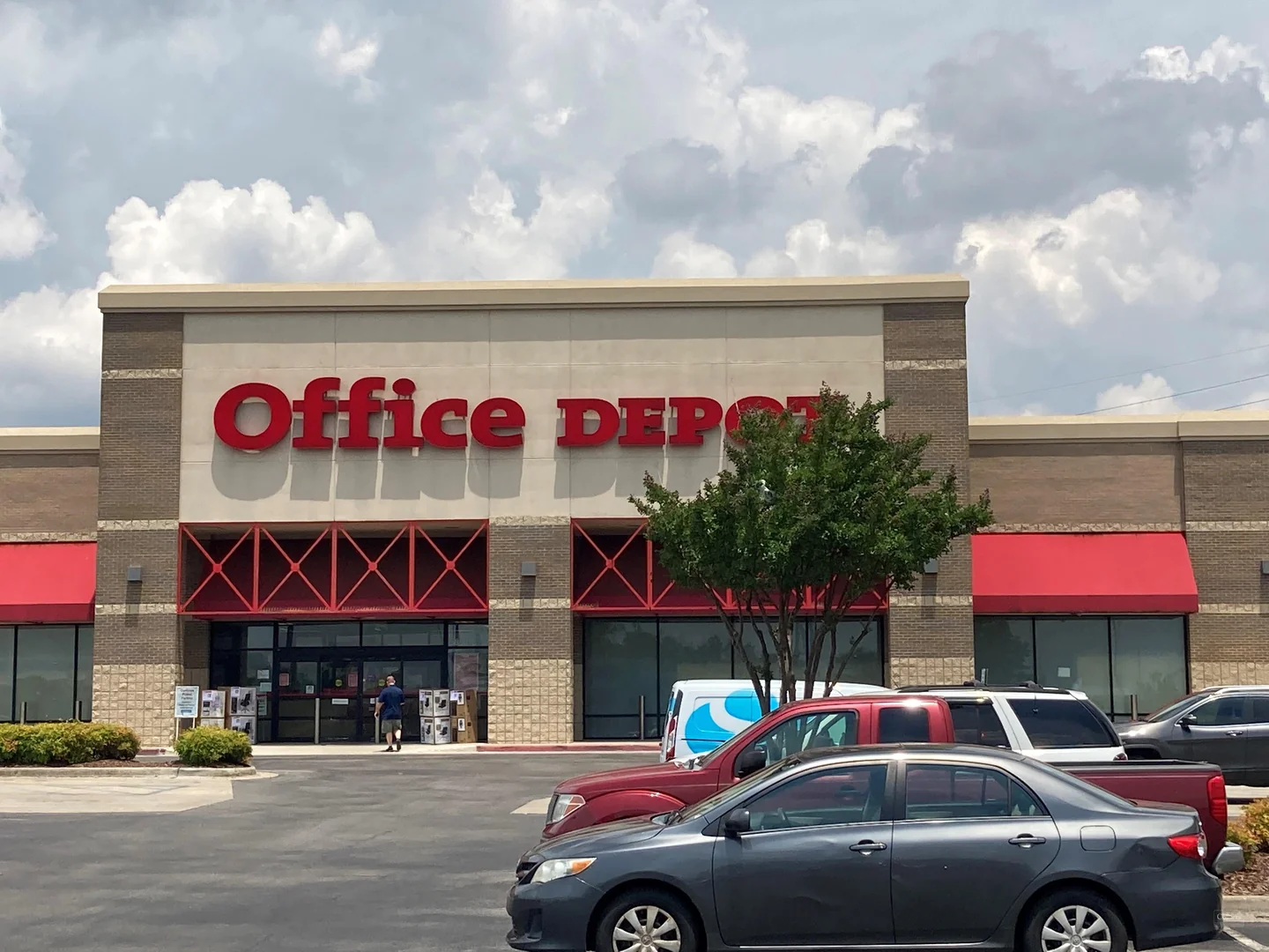 Small Space Available in Popular Retail Center — Lease in Huntsville, AL, photo 3 of 8