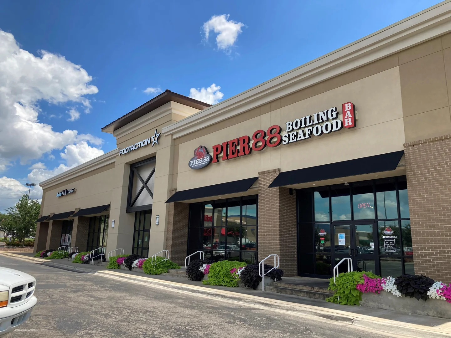 Small Space Available in Popular Retail Center — Lease in Huntsville, AL, photo 4 of 8