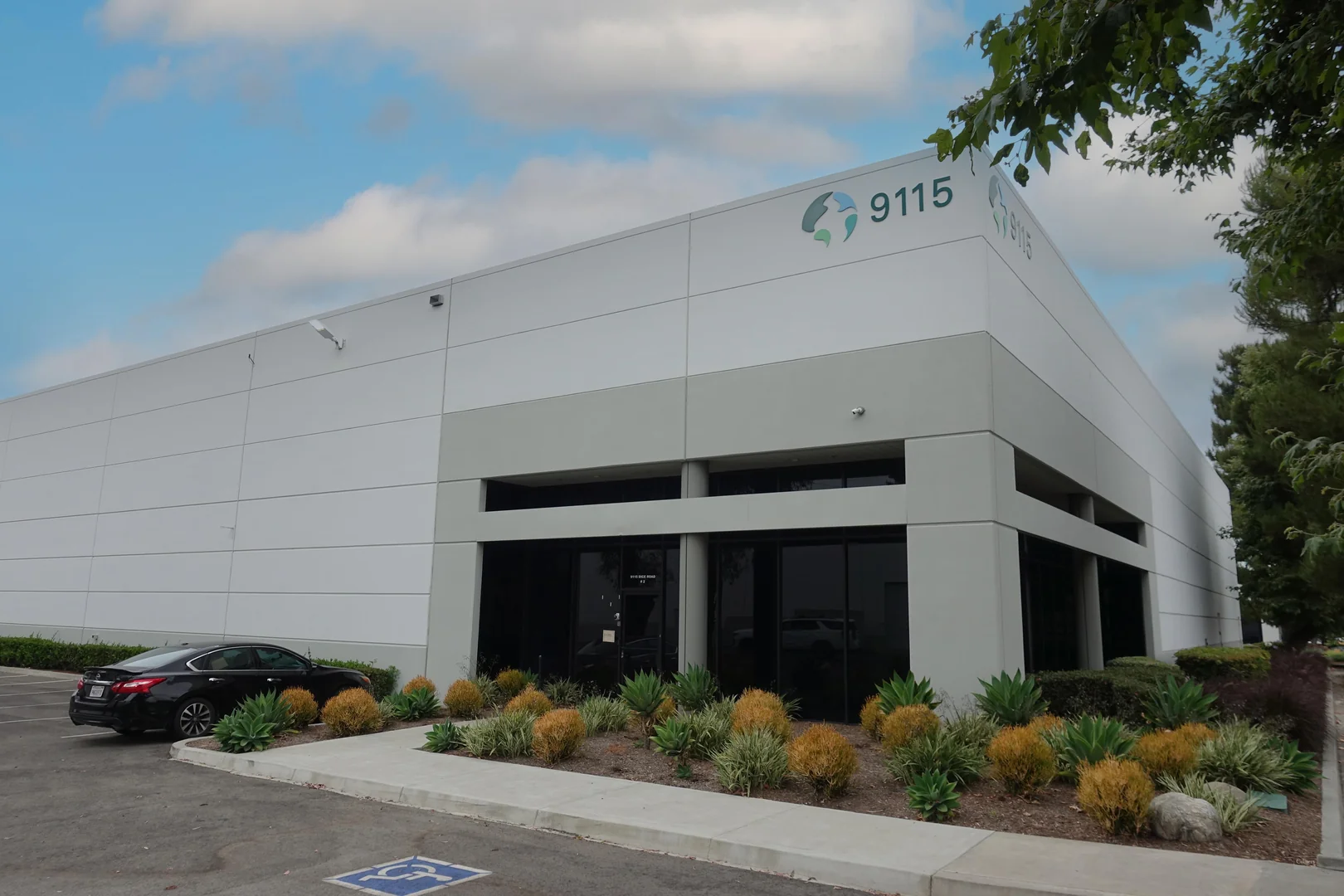 25,056 SF Available for Lease — Lease in Santa Fe Springs, CA, photo 1 of 8