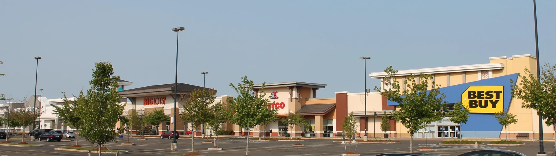 Retail Space in High-Traffic Shopping Center — Lease in North Haven, CT, photo 1 of 8