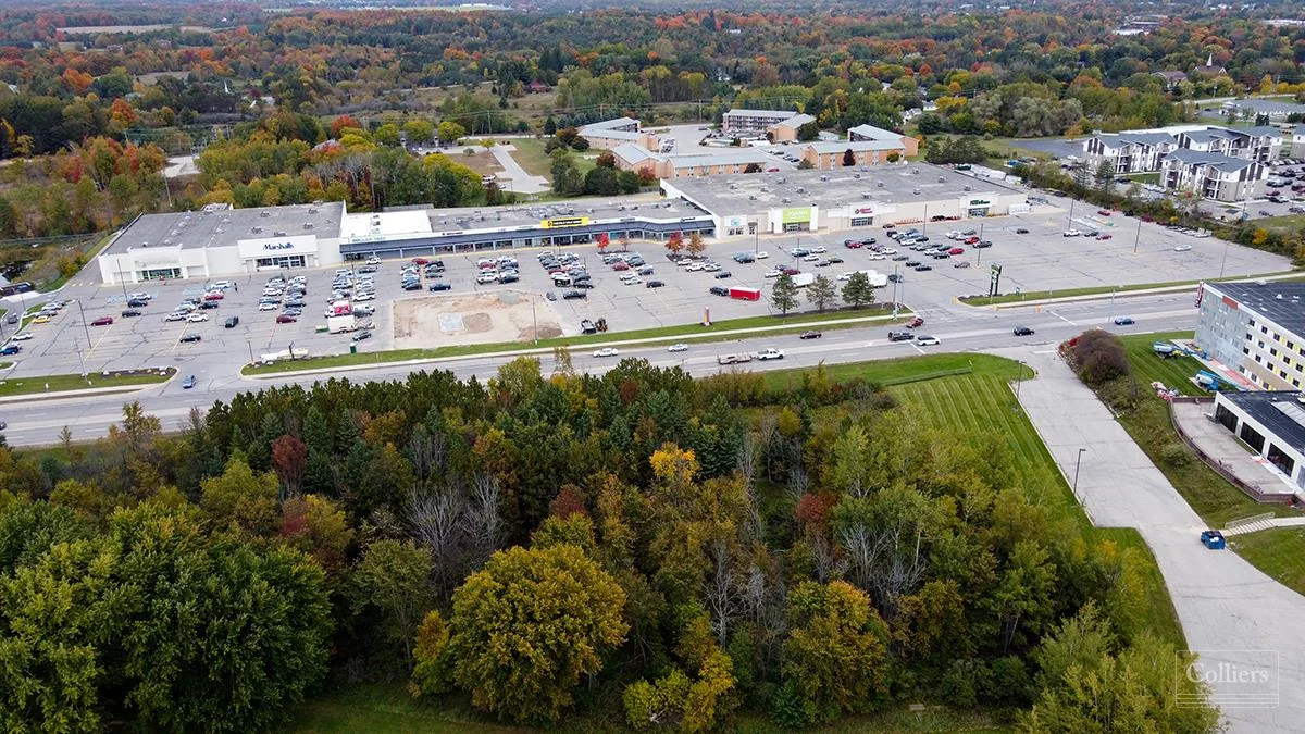 Ferris Commons | Retail Box For Lease — Lease in Big Rapids, MI, photo 3 of 8
