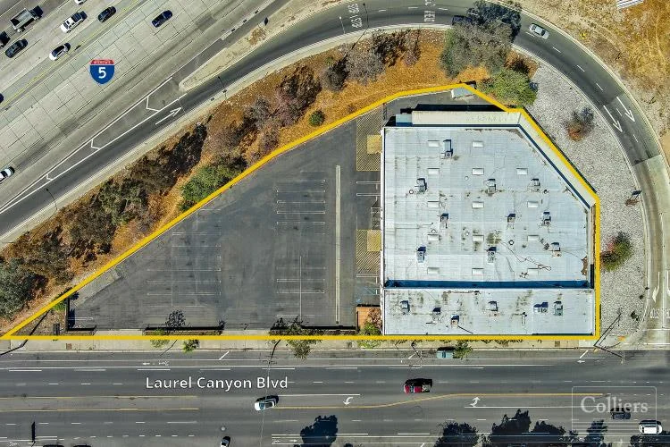 26,255 SF Freestanding Industrial Building for Lease in Sun Valley