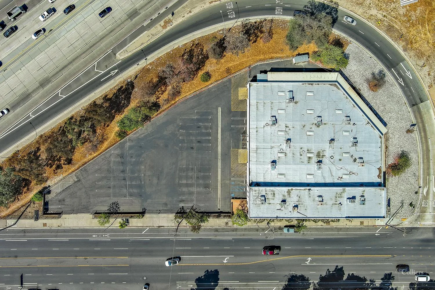26,255 SF Freestanding Industrial Building for Lease… — Lease in Sun Valley, CA, photo 3 of 8