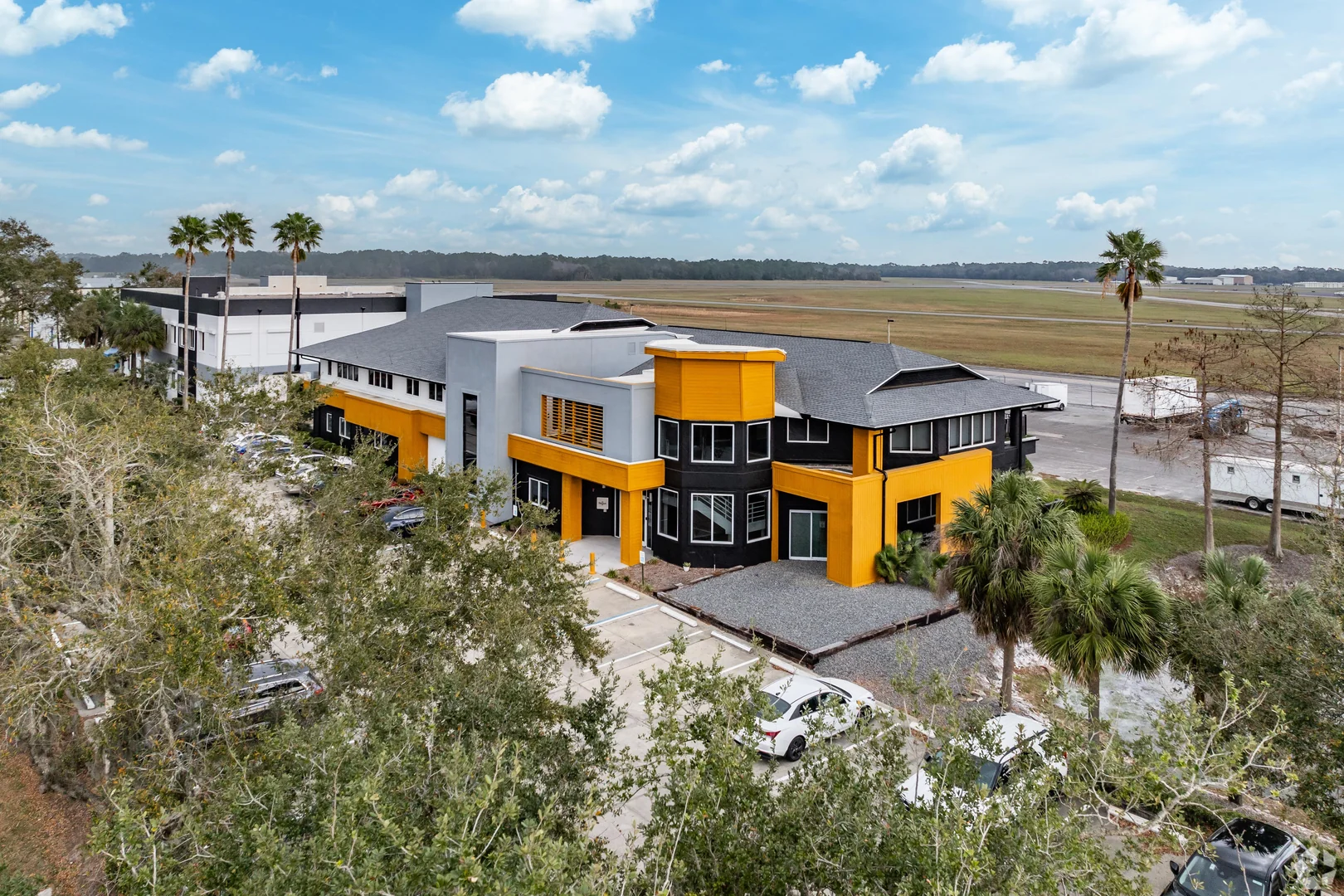 3.35-acre complex comprised of two Class-A office… — Lease in Deland, FL, photo 1 of 8