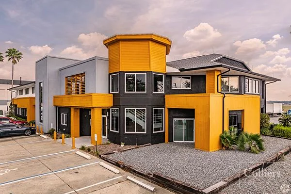 3.35-acre complex comprised of two Class-A office… — Lease in Deland, FL, photo 2 of 8
