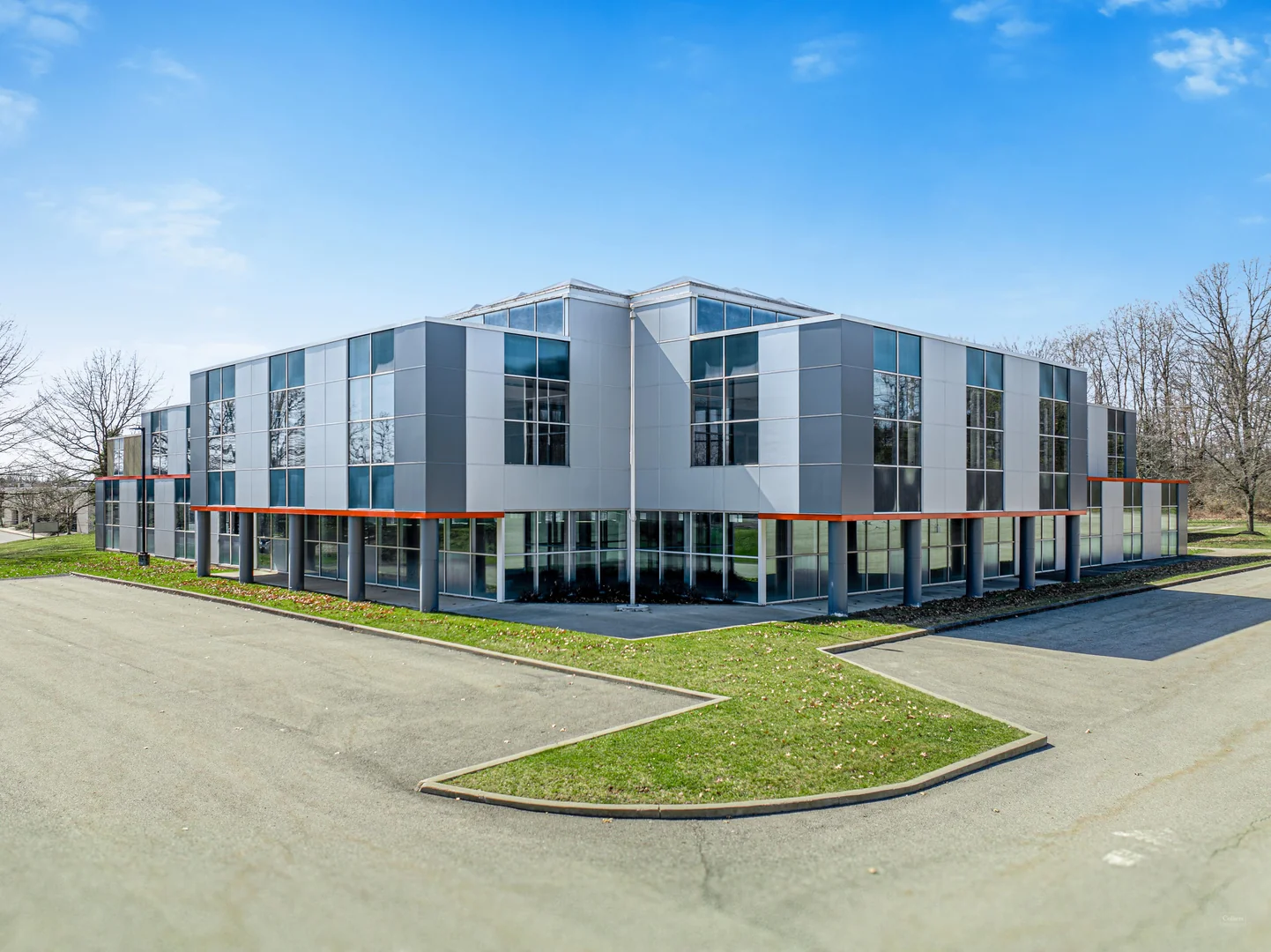 FOR SALE | Tech/Flex Opportunity in Pittsburgh’s Dynamic Parkway West Corridor