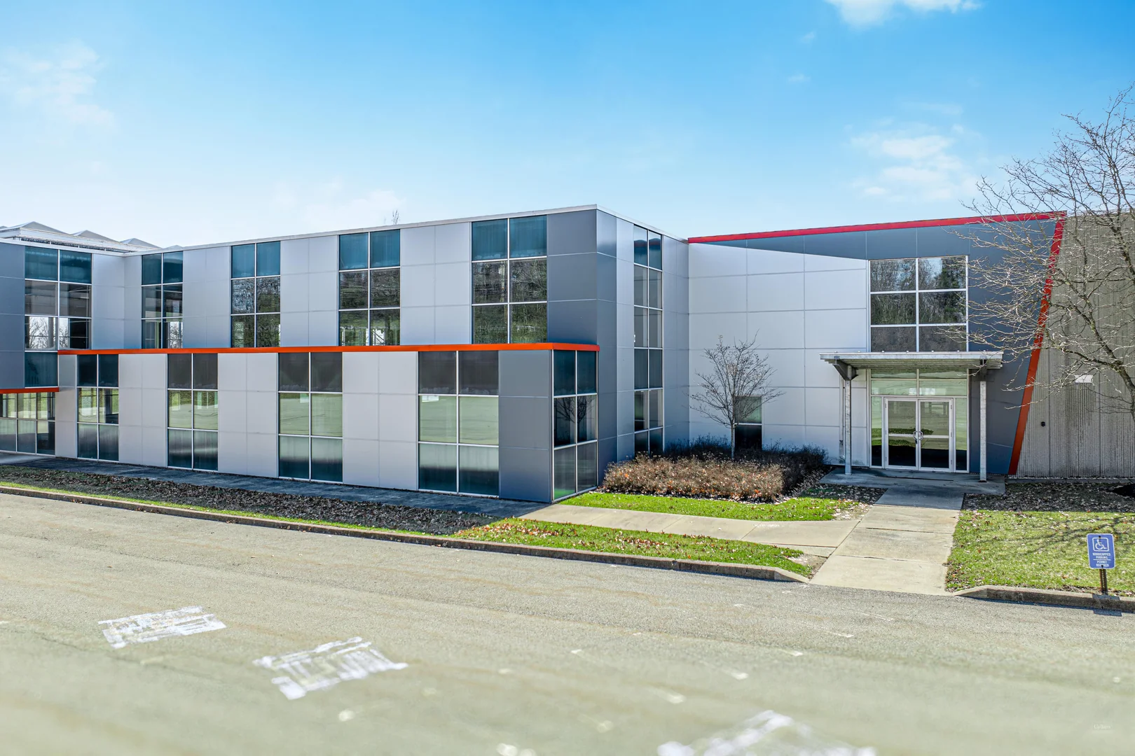 FOR SALE | Tech/Flex Opportunity in Pittsburgh’s… — Lease in Pittsburgh, PA, photo 4 of 8