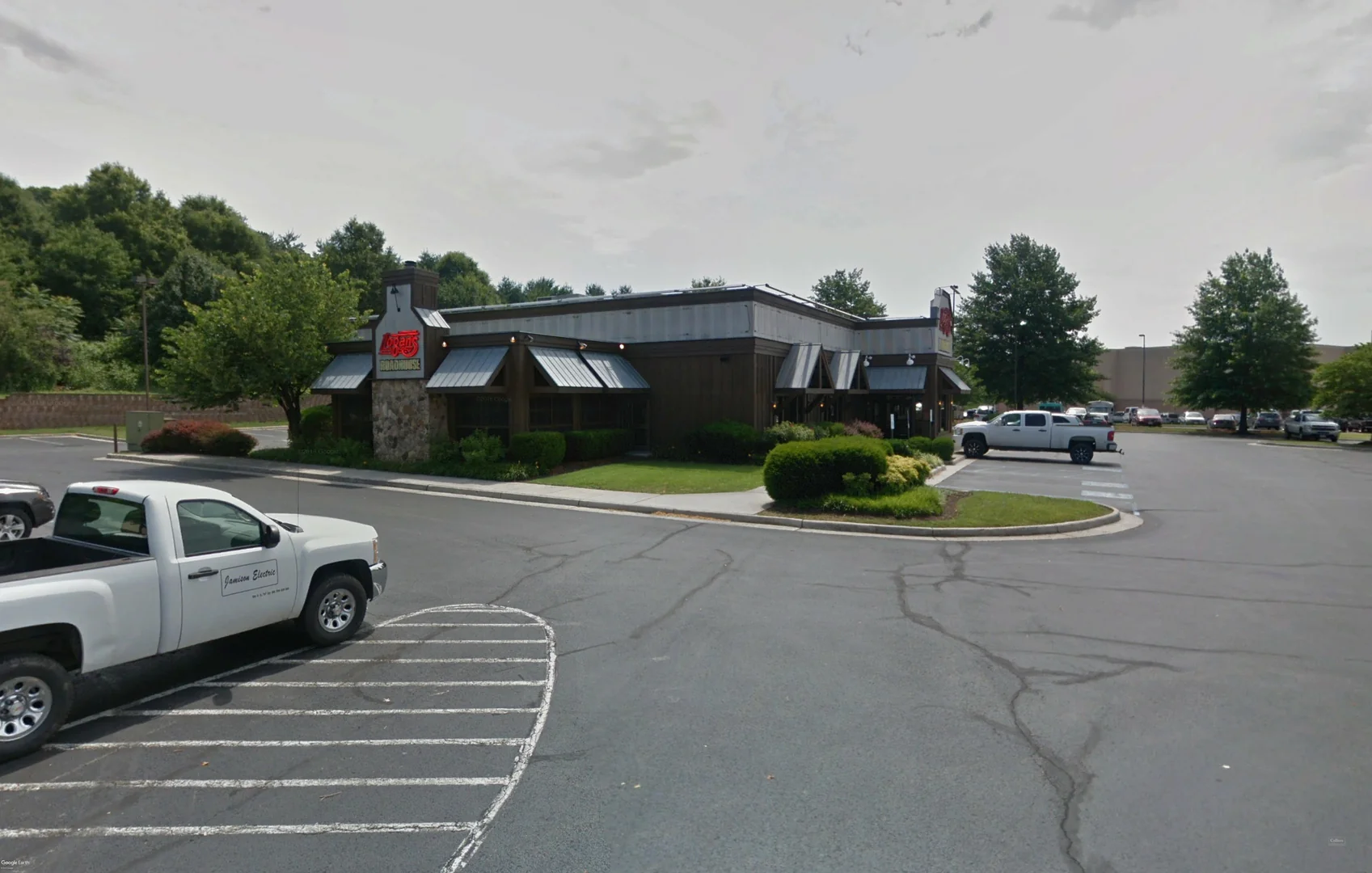 4740 Valley View Blvd. NW., Roanoke, VA — Lease in Roanoke, VA, photo 1 of 2