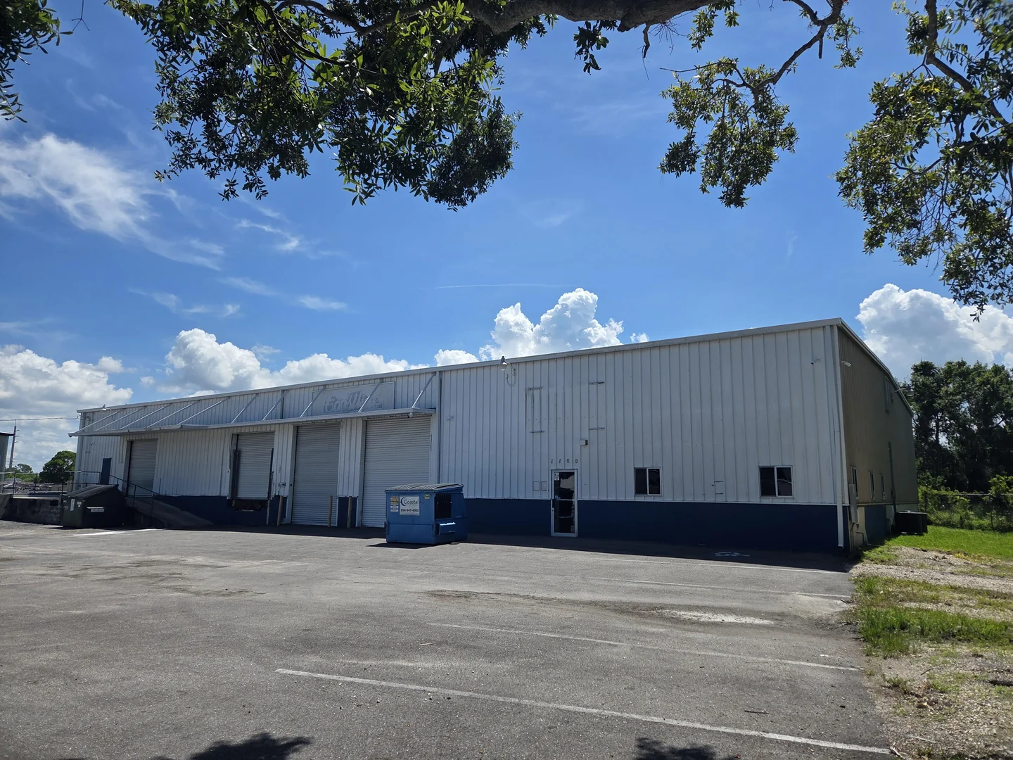 For Lease: 11,440± Square Feet Warehouse/Office +… — Lease in Sarasota, FL, photo 2 of 8
