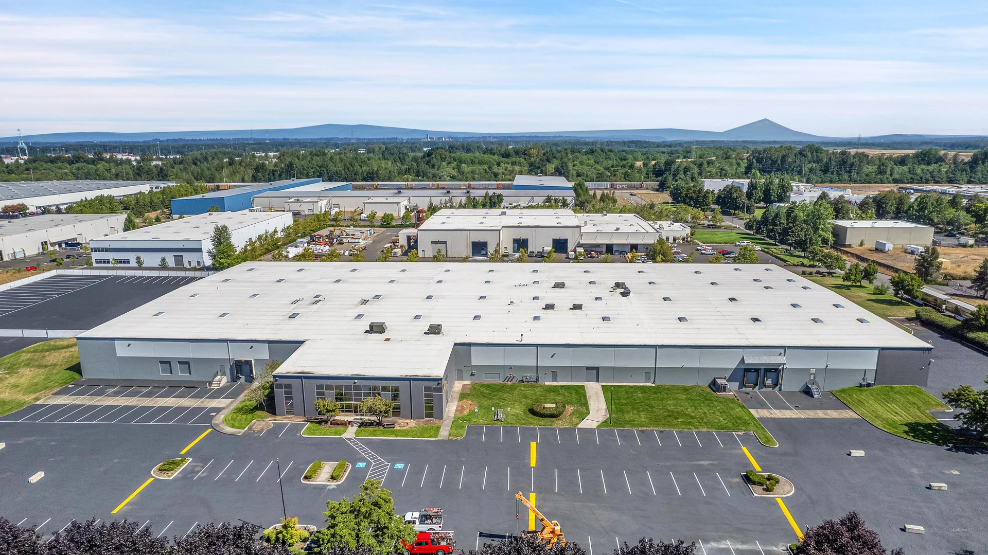 For Lease > 40,233 SF of Industrial Space on N… — Lease in Portland, OR, photo 2 of 8