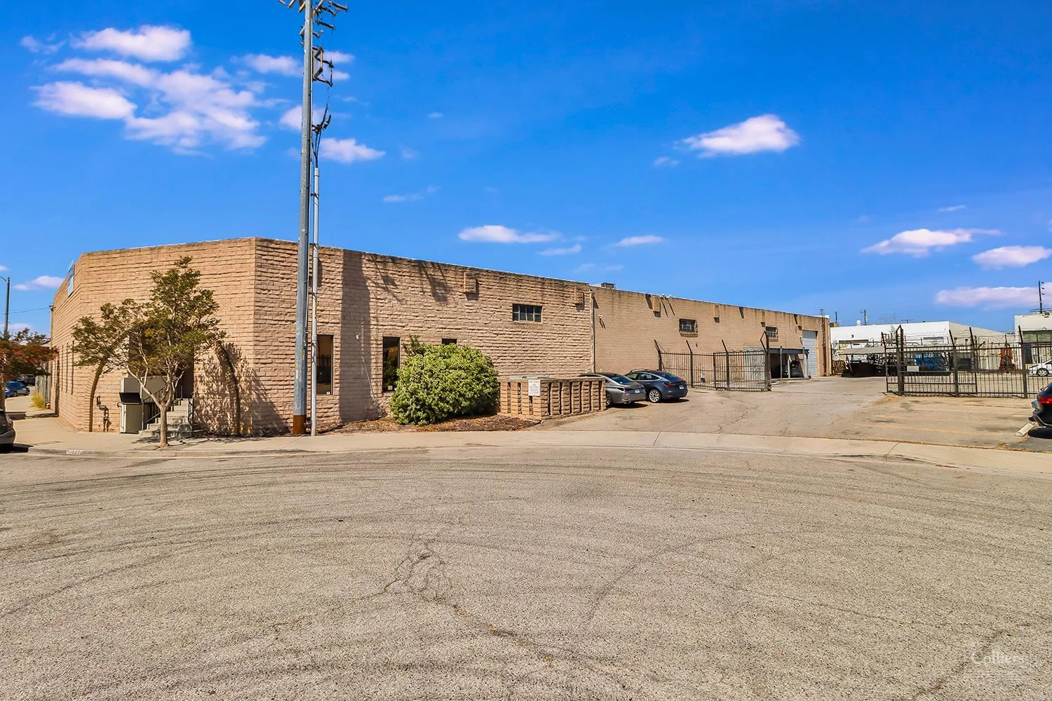 For Lease in Sun Valley: 15,405 SF Free-Standing… — Lease in Sun Valley, CA, photo 1 of 8