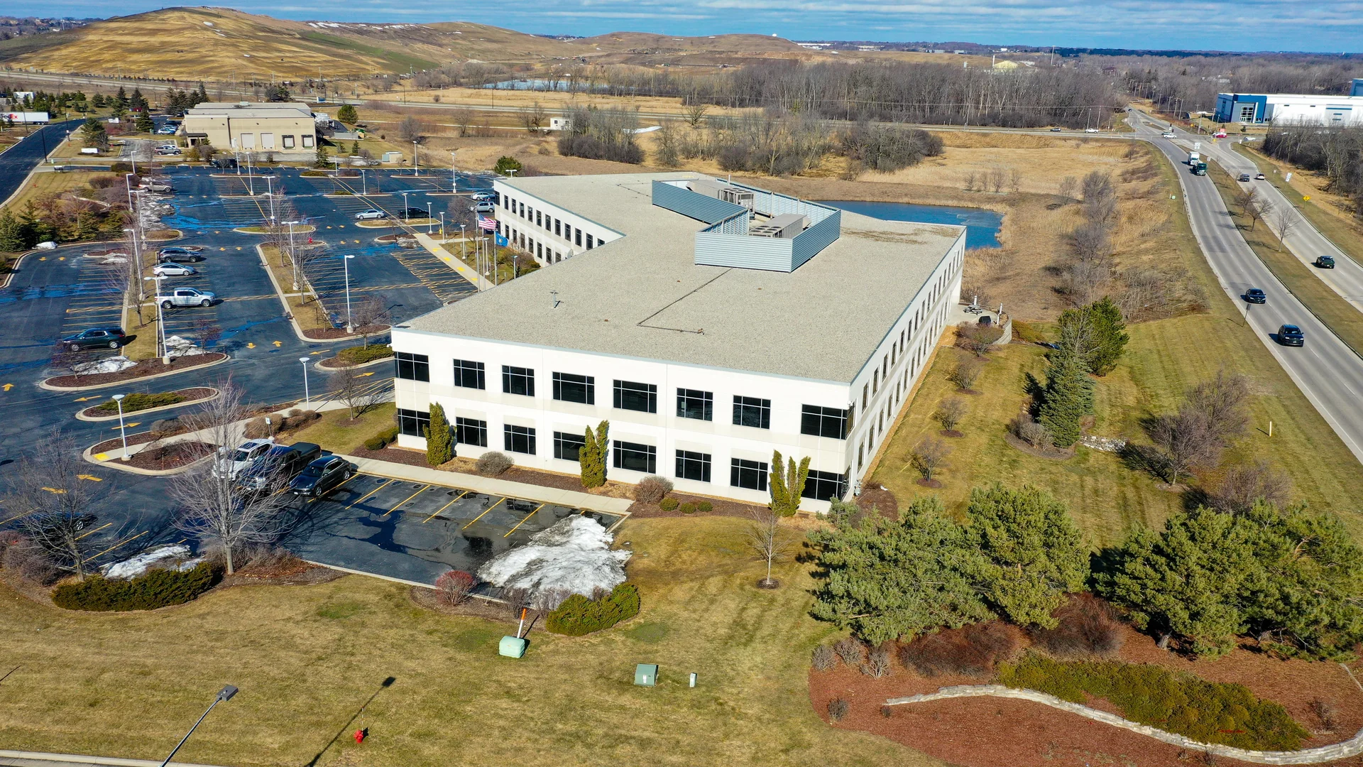 Class A Office Headquarters for Sale or Lease — Lease in Menomonee Falls, WI, photo 3 of 7