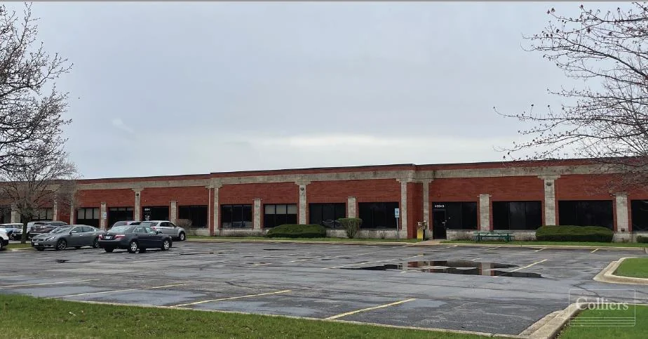 400 Quadrangle Drive — Lease in Bolingbrook, IL, photo 1 of 6