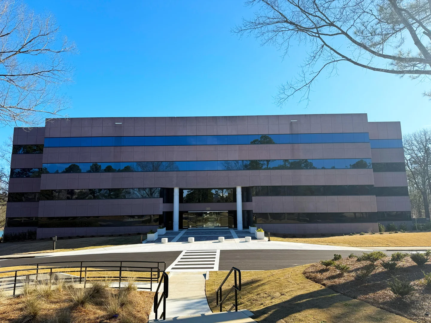 Meadow Brook 300 | Large Tenant Improvement Packages… — Lease in Birmingham, AL, photo 1 of 8