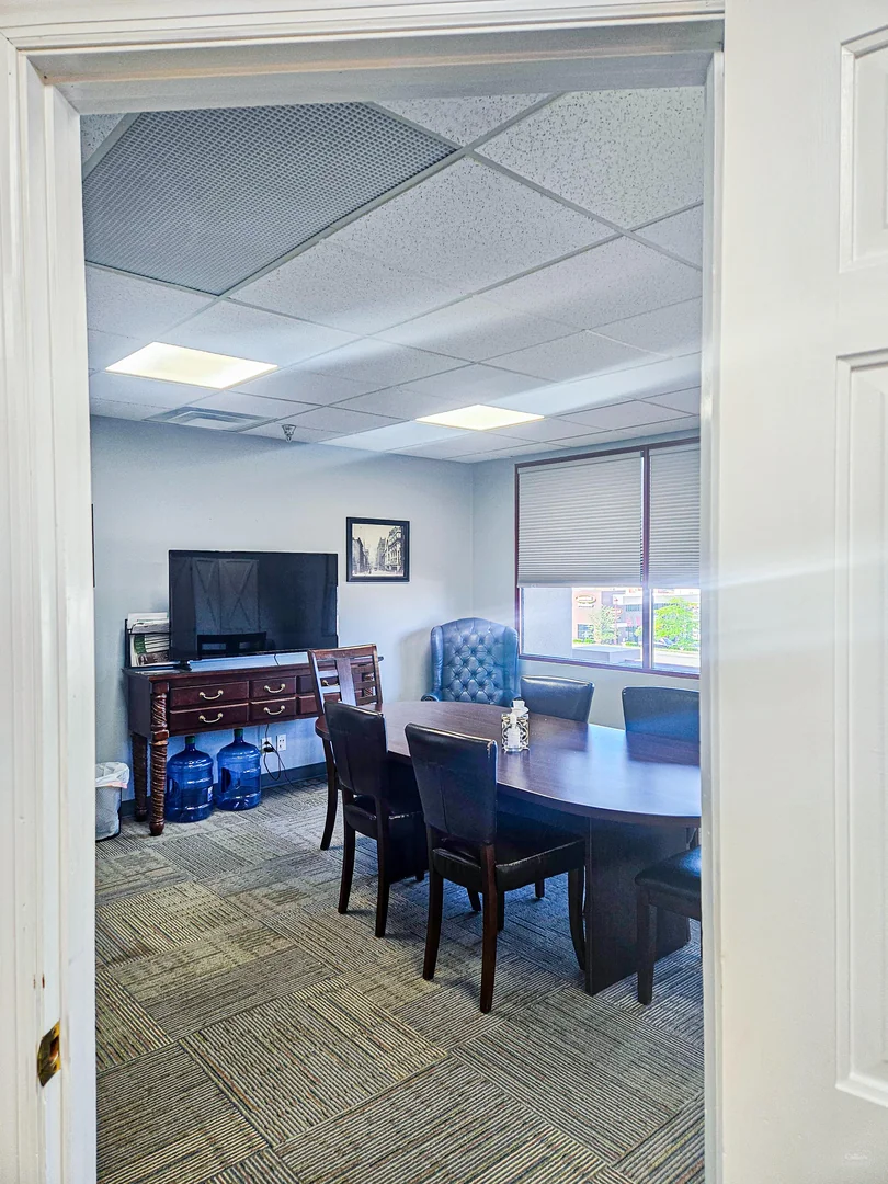 Boutique office availability in the heart of Cranberry Township's retail corridor! - photo 2 - Cranberry Twp, PA