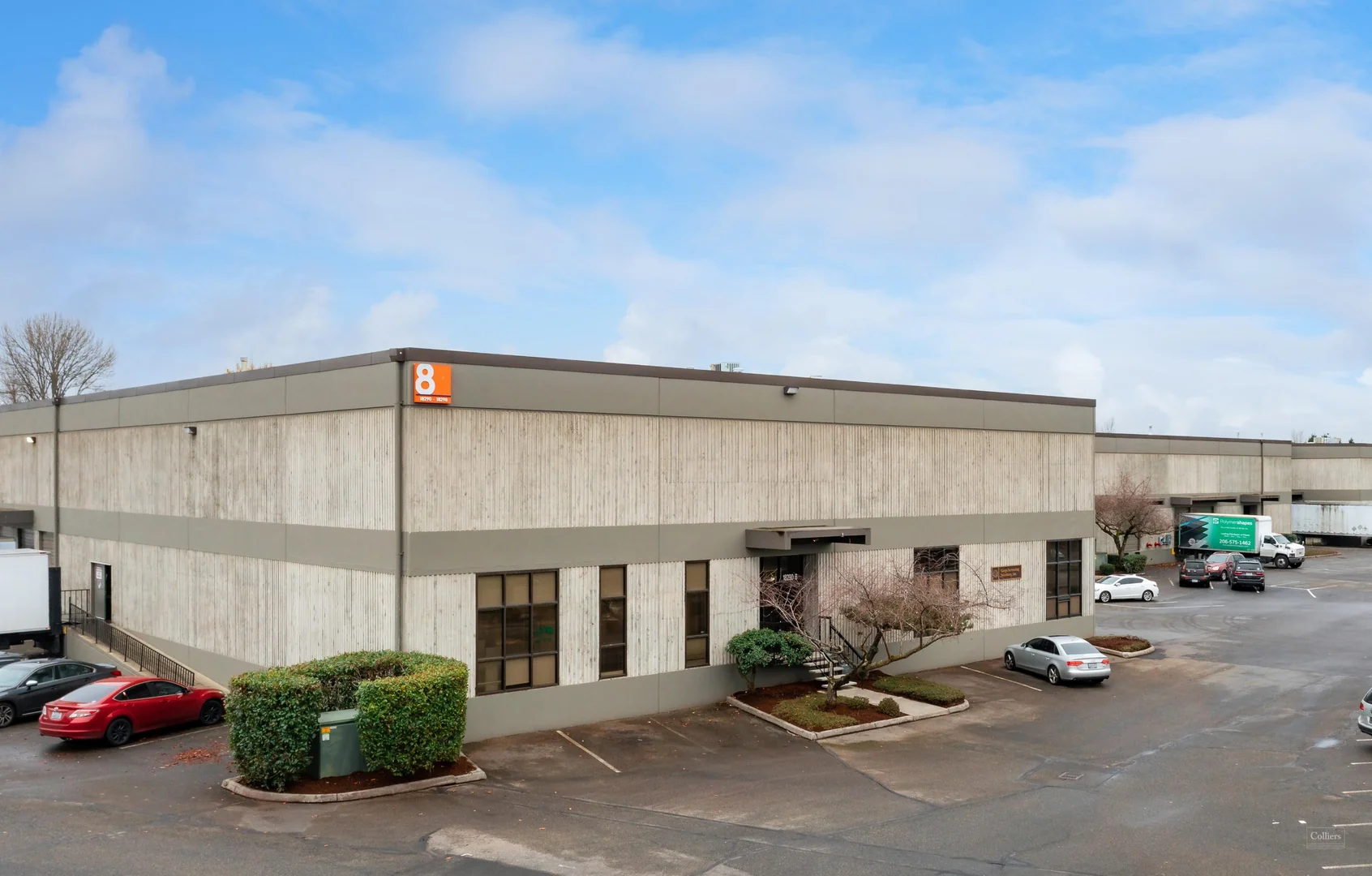 12,697 SF For Lease — Lease in Tukwila, WA, photo 1 of 8