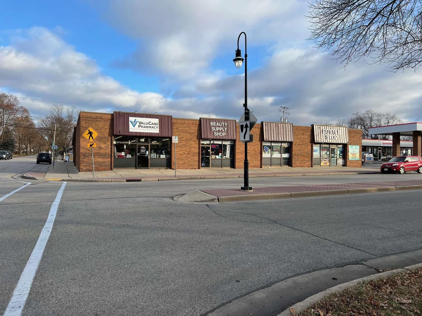 Retail/Office Space Available - retail in Waukesha, WI