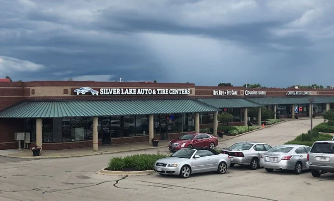 Retail/Office Space Available - photo 6 - Waukesha, WI