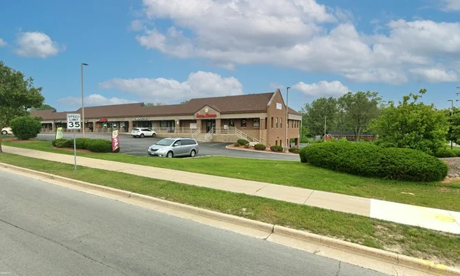 Retail/Office Space Available - photo 7 - Waukesha, WI